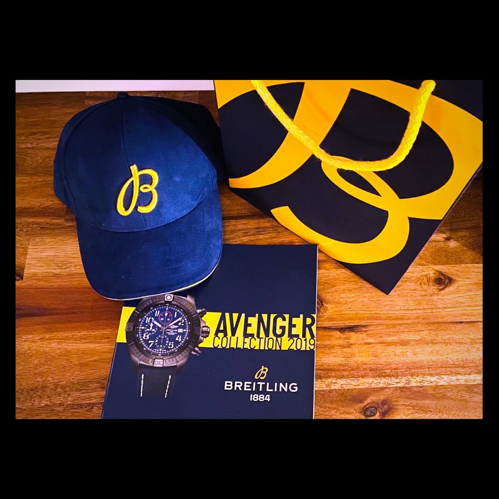 Men’s Breitling Hat, Catalog and Bag